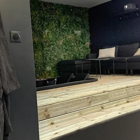 Nuit Insolite Lovescape - Sauna & Privatif Apartamento